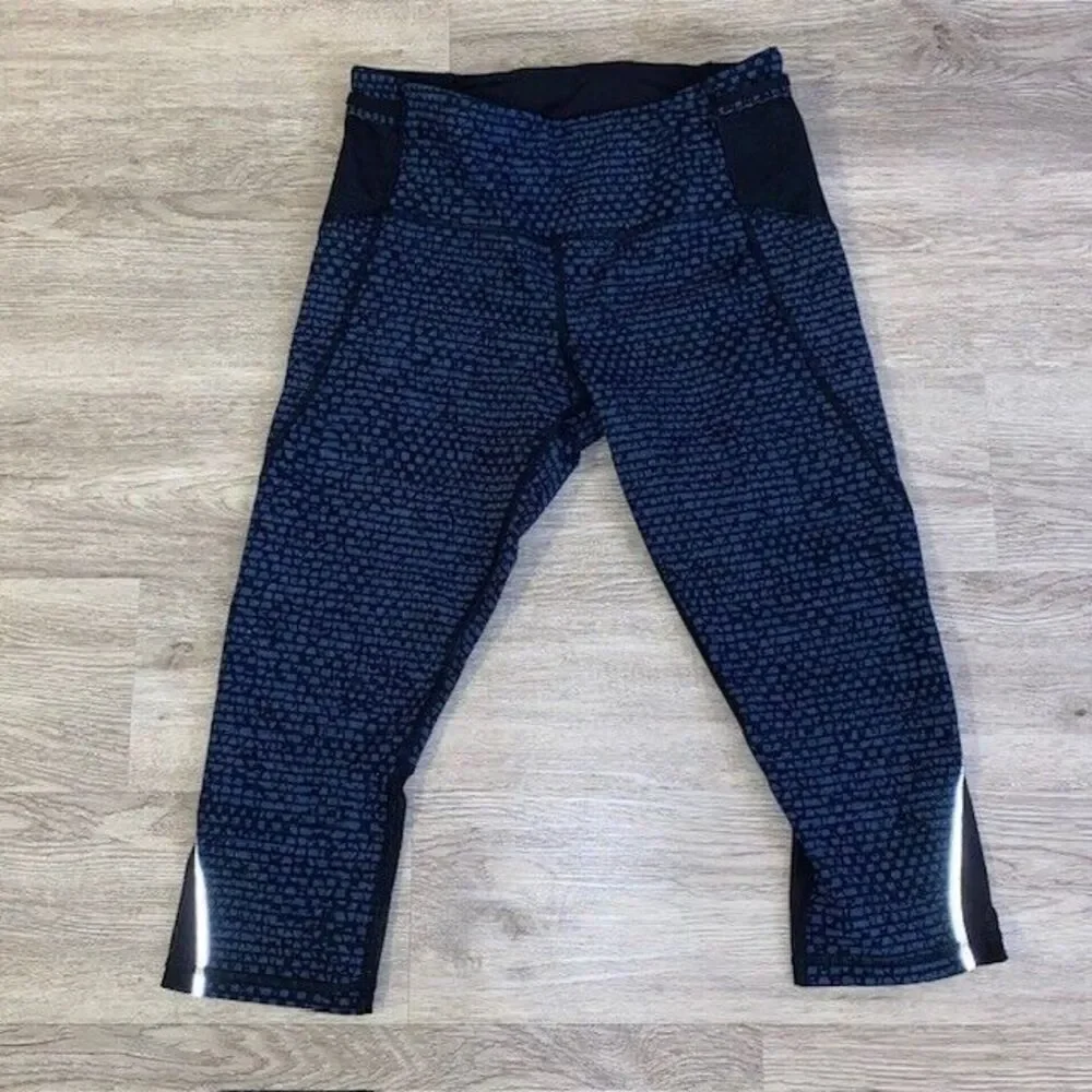 Lululemon Cropped Capri Leggings Blue Black Mesh Womens Size 8 Z404169 - Picture 1 of 4